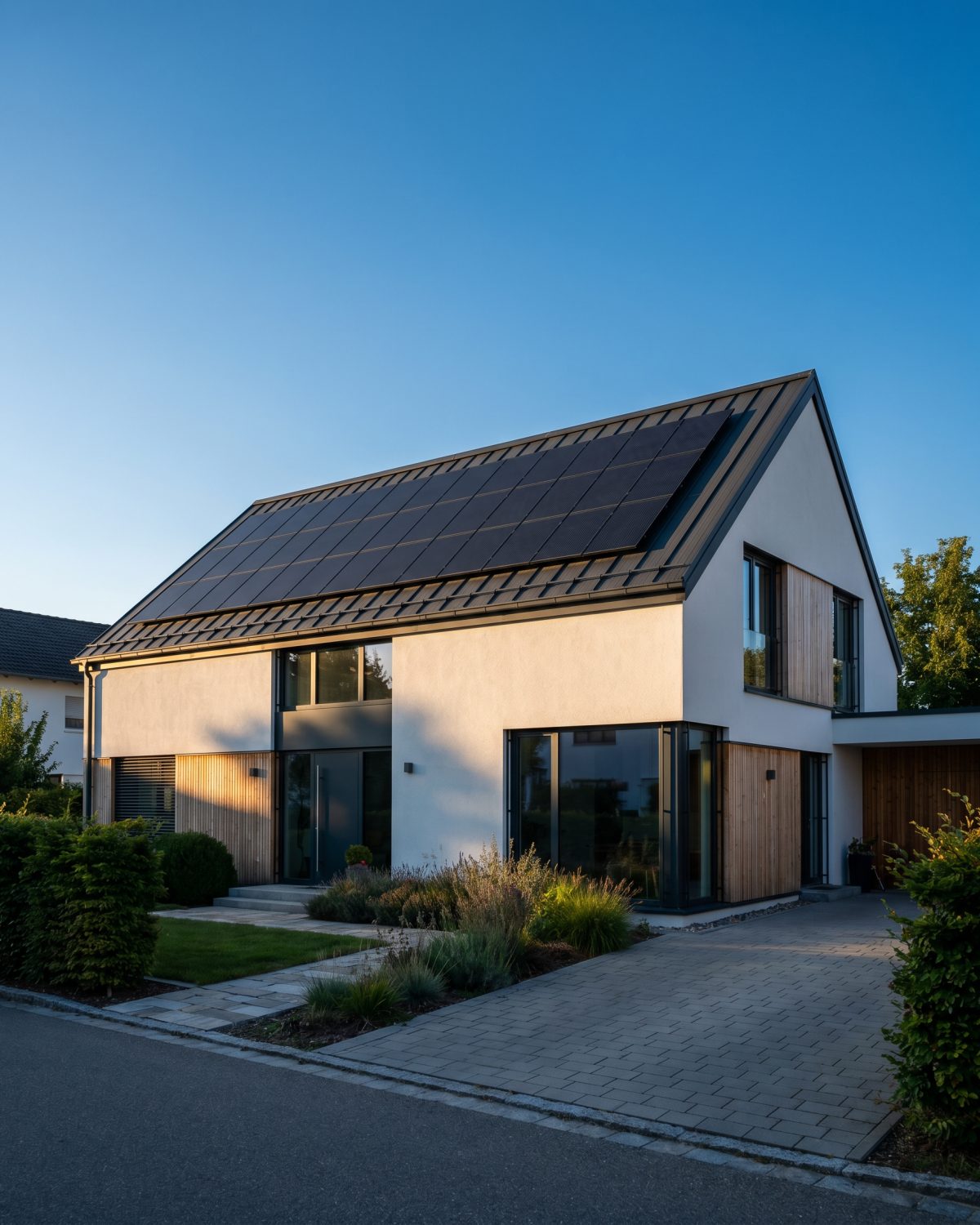 Casa con impianto fotovoltaico sul tetto